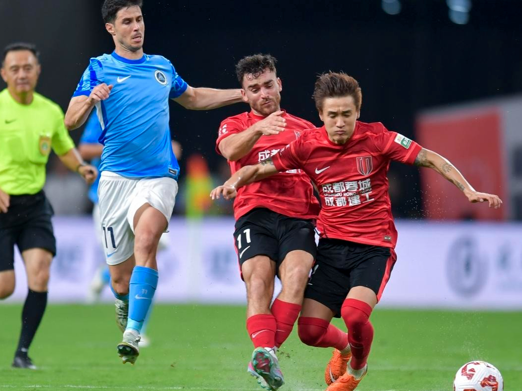 壹号娱乐官网关于转会期成都蓉城调整名单以备欧联，门线救险环节打磨，质疑声仍在，临场指挥获称赞的信息