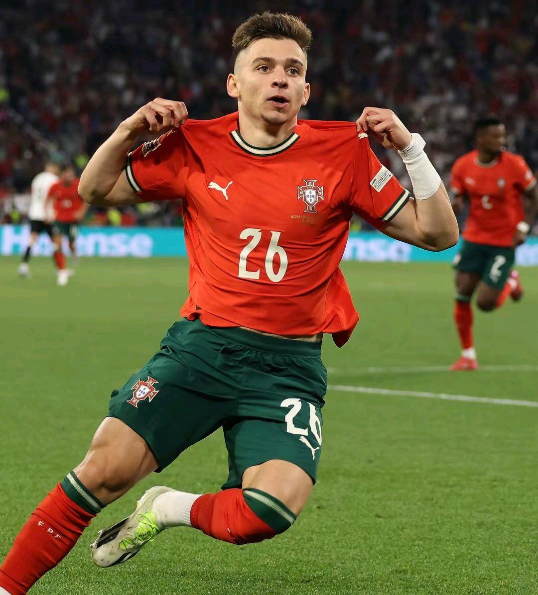 转折点葡萄牙体育遗憾出局；欧冠赛前攻防权衡；信心回归；临场指挥获称赞的简单介绍