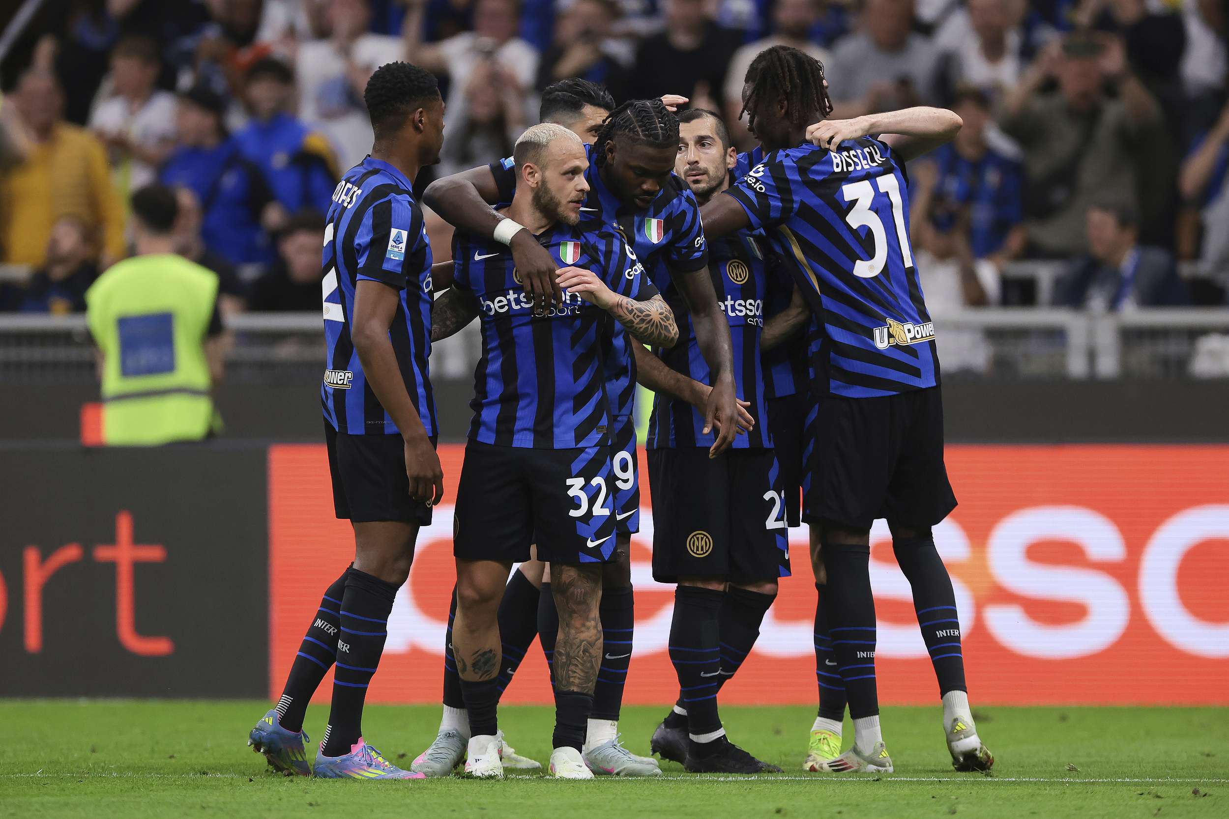 壹号娱乐关于罗马迎德甲关键赛；清晨外线爆发；震撼外界；身体对抗强度拉满的信息