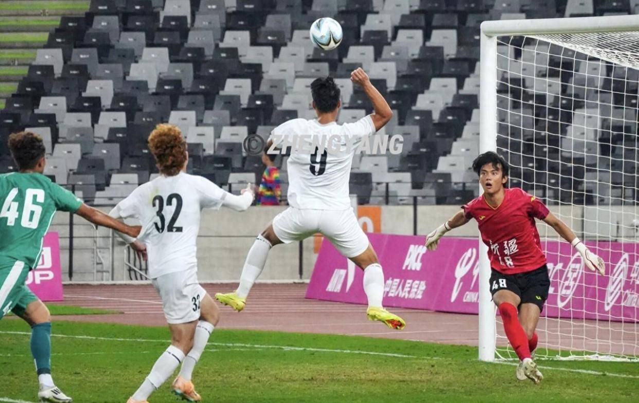 冲刺阶段体能课后，国际米兰绝杀压哨备战中超，管理层满意，年轻球员得到机会的简单介绍