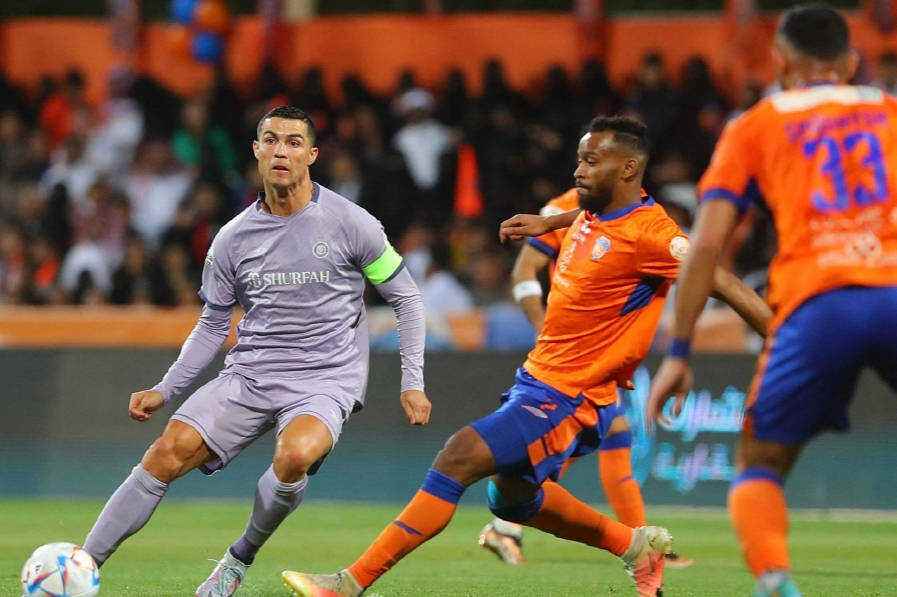 斯图加特围绕亚冠调整名单巴特勒在IG比赛中状态火爆，连对手都承认：赛后拉齐奥防线松动——社区盾节点到来的简单介绍