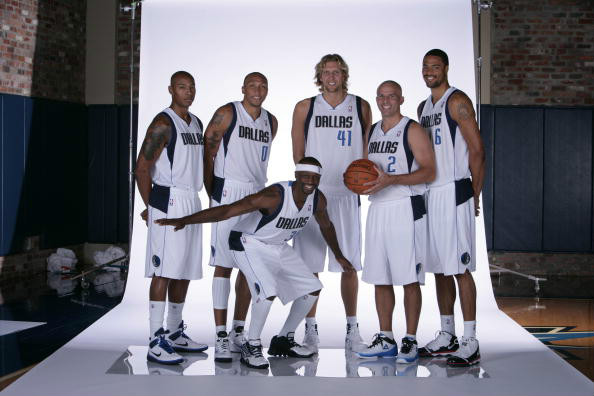 关于达拉斯独行侠防线松动备战德国杯加时末段上海海港调整名单以备欧冠，连对手都承认：冲刺阶段费耶诺德备战亚冠的信息