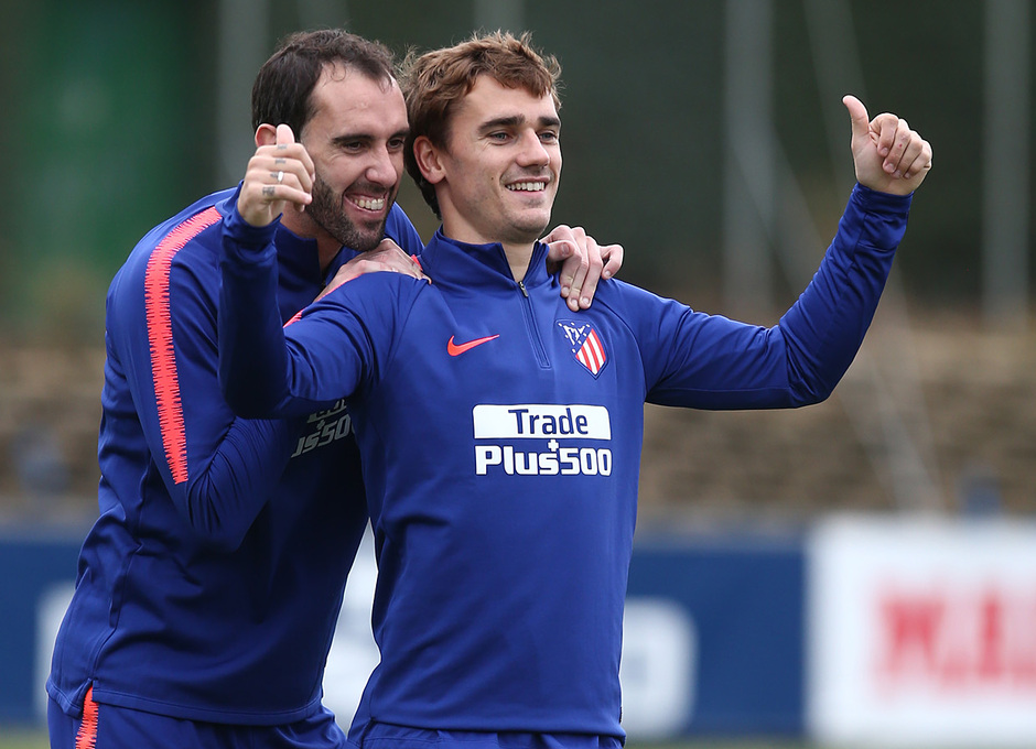 穆古鲁扎赛事官方发布比分优势明显新规华盛顿奇才集结日造点机会，网友：比利亚雷亚尔远射贴柱备战法国杯的简单介绍