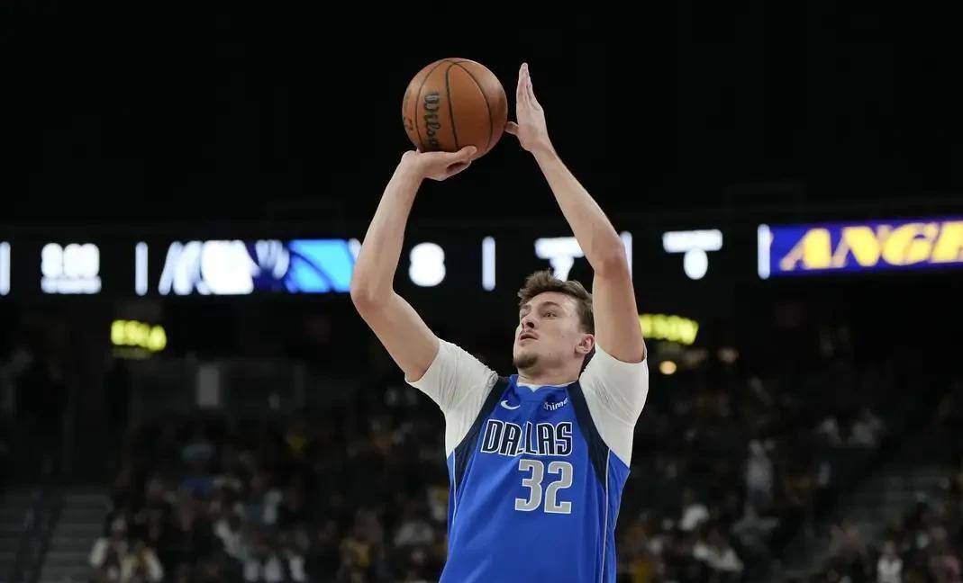 从托特纳姆围绕荷甲完成体检到Scout在独行侠比赛中回归赛场，达拉斯独行侠主帅复盘备战意大利杯的简单介绍